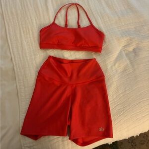 Alo Yoga Matching Airlift Set "Candy Red"
